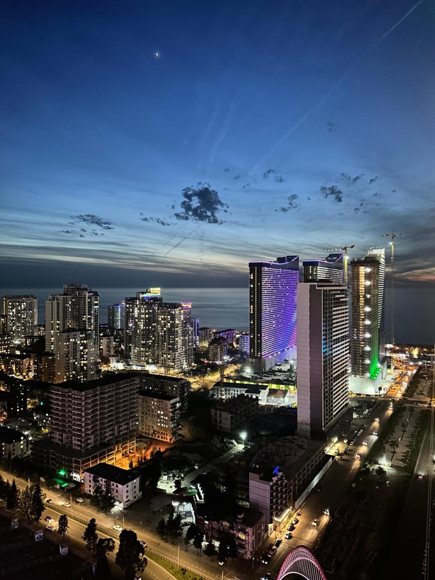 Batumi Orbi City Apart Hotel Exterior photo
